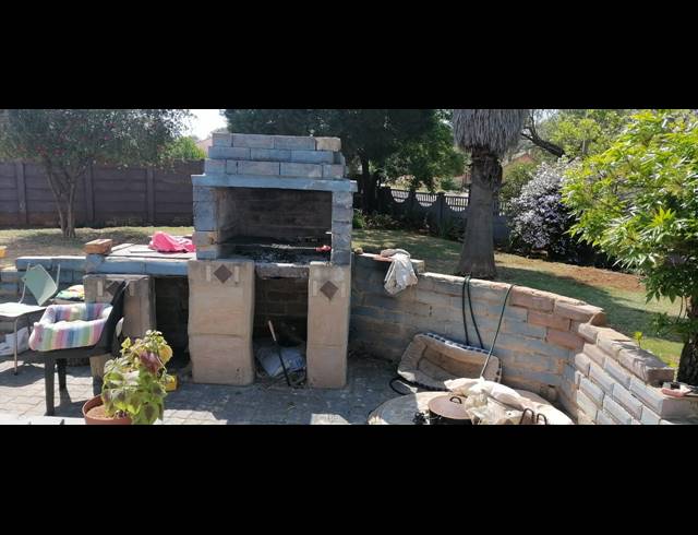 3 BEDROOM HOUSE FOR SALE IN STILFONTEIN EXT 1